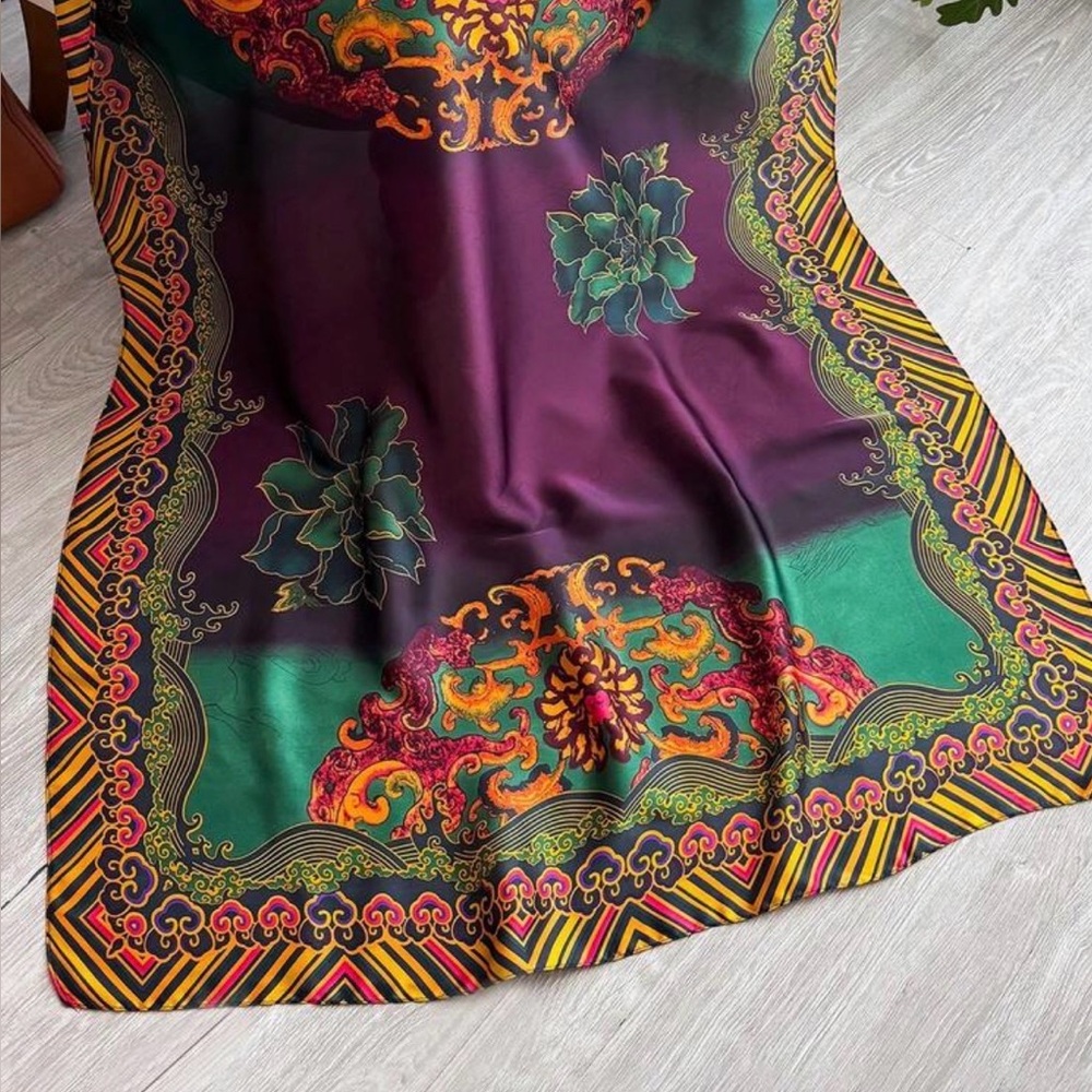 Elegant Multicolor Rectangular Scarf - image 5